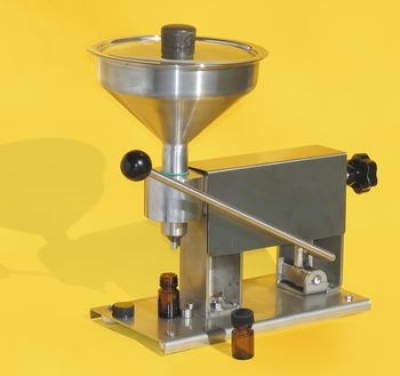 Manual filling machine for royal jelly bottling (0 -20 cc)